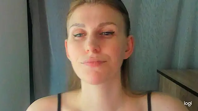 JuliaMuuun online show from 06-12-26, 09:03