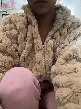 Snapshot of Sandhya_77 chatting on 11-11-25, 05:18 Sandhya 77 online show from 11-11-25, 05:18