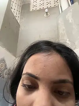 Snapshot of Sandhya_77 chatting on 11-17-25, 04:40 Sandhya 77 online show from 11-17-25, 04:40