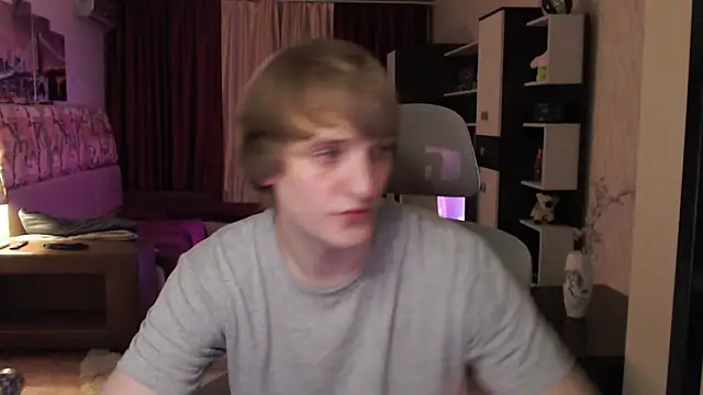 Snapshot of Playersuperstar chatting on 11-17-25, 09:20 Playersuperstar online show from 11-17-25, 09:20