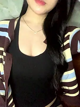 Snapshot of Lyly11 chatting on 01-06-26, 03:10 Lyly11 online show from 01-06-26, 03:10