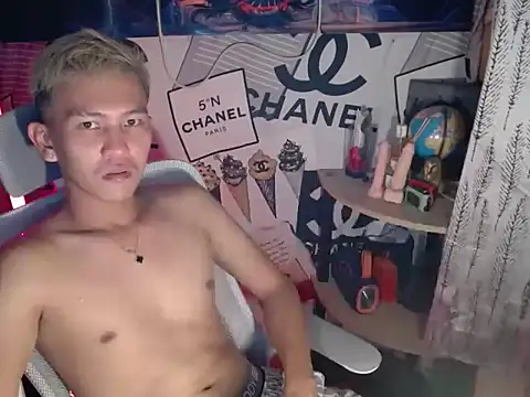 Snapshot of RalfAsian25 chatting on 04-09-26, 09:58 RalfAsian25 online show from 04-09-26, 09:58