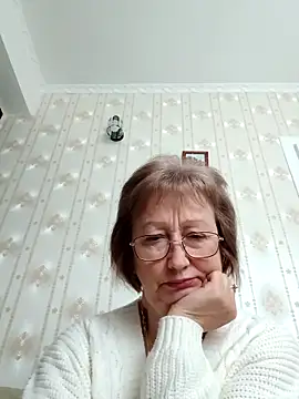 Snapshot of AlikaSwan5821 chatting on 02-06-26, 12:52 AlikaSwan5821 online show from 02-06-26, 12:52