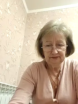 Snapshot of AlikaSwan5821 chatting on 02-24-26, 02:04 AlikaSwan5821 online show from 02-24-26, 02:04