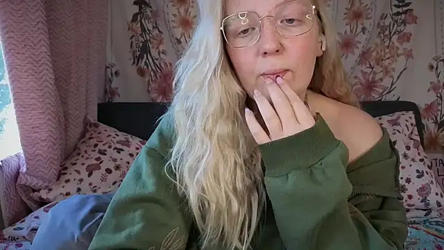 Snapshot of Daisyxoxo_ chatting on 09-25-25, 08:29 Daisyxoxo online show from 09-25-25, 08:29