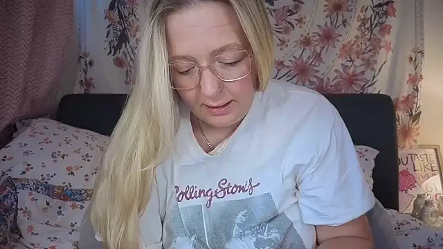 Snapshot of Daisyxoxo_ chatting on 01-11-26, 09:47 Daisyxoxo online show from 01-11-26, 09:47