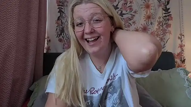 Daisyxoxo  online show from 04-10-26, 08:52