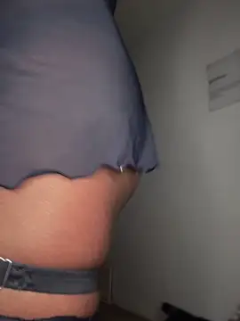 Snapshot of _foreigntitts chatting on 09-27-25, 03:22 foreigntitts online show from 09-27-25, 03:22