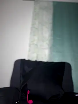 Snapshot of _foreigntitts chatting on 10-27-25, 06:50 foreigntitts online show from 10-27-25, 06:50