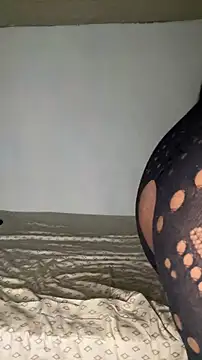 Snapshot of _foreigntitts chatting on 11-21-25, 01:21 foreigntitts online show from 11-21-25, 01:21