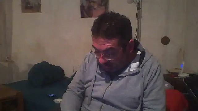 Snapshot of Jouons-ensembles2 chatting on 11-22-25, 02:10 Jouons-ensembles2 online show from 11-22-25, 02:10