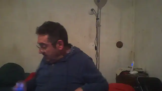 Snapshot of Jouons-ensembles2 chatting on 11-29-25, 02:25 Jouons-ensembles2 online show from 11-29-25, 02:25