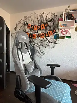 Snapshot of MikssMolly chatting on 12-01-25, 04:06 MikssMolly online show from 12-01-25, 04:06