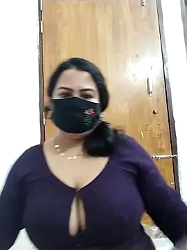 Snapshot of Anamika-38 chatting on 11-05-25, 04:40 Anamika-38 online show from 11-05-25, 04:40