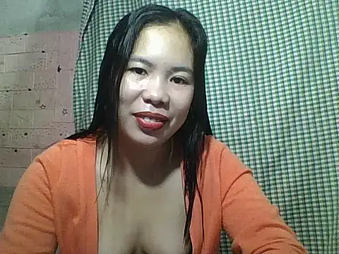 Snapshot of pinaysinglemommm chatting on 11-02-25, 08:22 pinaysinglemommm online show from 11-02-25, 08:22