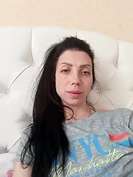 Snapshot of Princessa99885 chatting on 06-12-26, 01:43 Princessa99885 online show from 06-12-26, 01:43