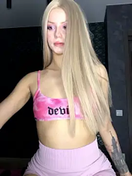 FavoriteKira online show from 03-21-26, 06:11