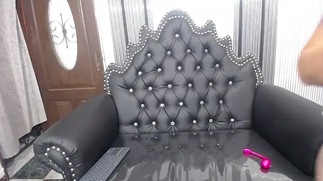 naughty milf esmeralda online show from 01-16-26, 02:26