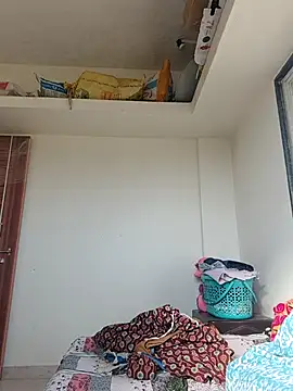 Shivani2002 online show from 12-14-25, 10:31