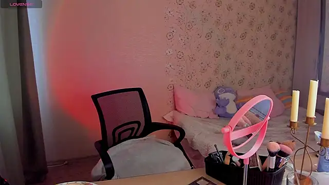 Alice next door online show from 04-20-26, 09:34