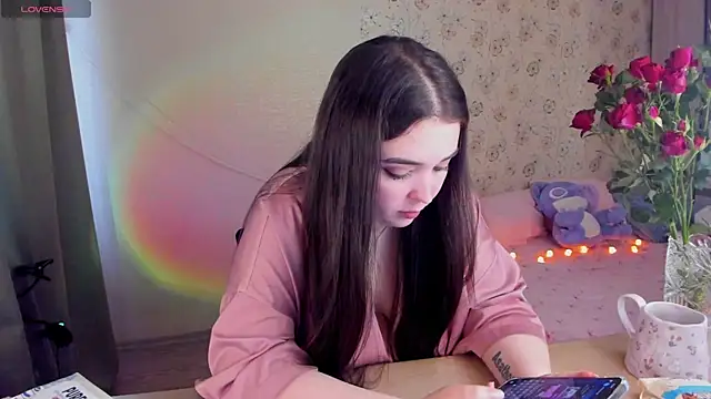 Snapshot of Alice_next_door chatting on 04-24-26, 11:34 Alice next door online show from 04-24-26, 11:34