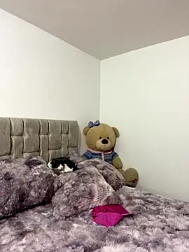 Snapshot of Cutie_blondie chatting on 10-23-25, 11:14 Cutie blondie online show from 10-23-25, 11:14