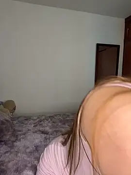 Snapshot of Cutie_blondie chatting on 11-24-25, 10:20 Cutie blondie online show from 11-24-25, 10:20