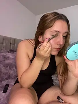 Cutie blondie online show from 12-19-25, 10:17