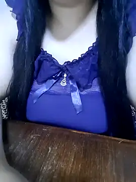 Snapshot of Madam-bezoul- chatting on 10-11-25, 10:52 Madam-bezoul- online show from 10-11-25, 10:52