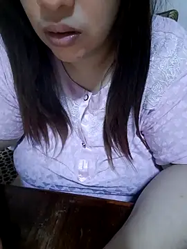 Snapshot of Madam-bezoul- chatting on 11-24-25, 07:19 Madam-bezoul- online show from 11-24-25, 07:19