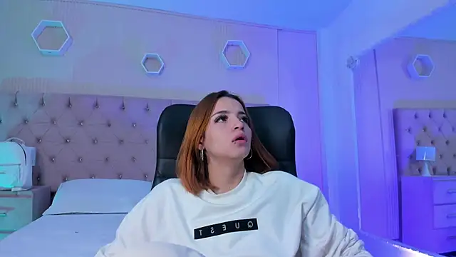 Snapshot of MadisonSky_ chatting on 09-21-25, 12:40 MadisonSky online show from 09-21-25, 12:40