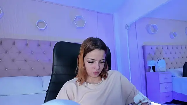 Snapshot of MadisonSky_ chatting on 09-23-25, 01:36 MadisonSky online show from 09-23-25, 01:36