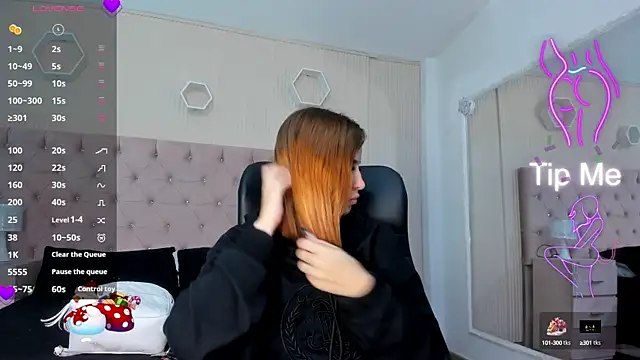 Snapshot of MadisonSky_ chatting on 10-13-25, 12:49 MadisonSky online show from 10-13-25, 12:49