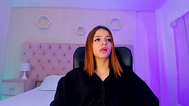 Snapshot of MadisonSky_ chatting on 10-18-25, 12:39 MadisonSky online show from 10-18-25, 12:39