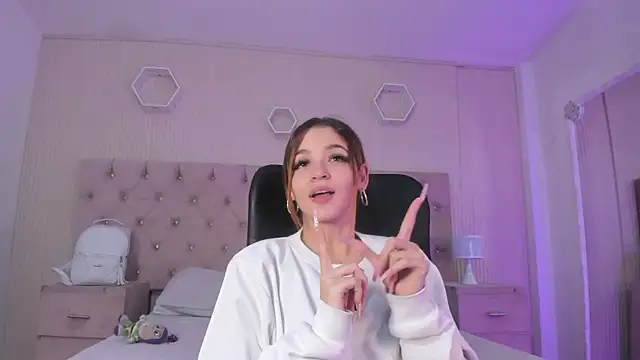 Snapshot of MadisonSky_ chatting on 11-13-25, 12:48 MadisonSky online show from 11-13-25, 12:48