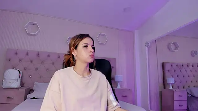 Snapshot of MadisonSky_ chatting on 11-15-25, 12:34 MadisonSky online show from 11-15-25, 12:34