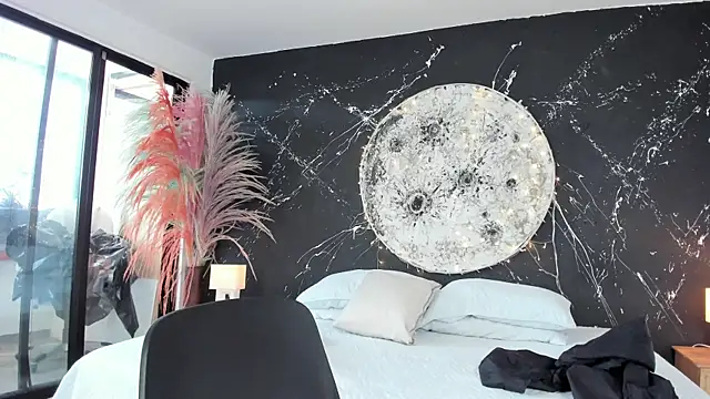 Snapshot of MadisonSky_ chatting on 12-14-25, 01:16 MadisonSky online show from 12-14-25, 01:16