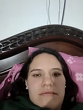 Snapshot of yarafuckass chatting on 10-19-25, 05:30 yarafuckass online show from 10-19-25, 05:30