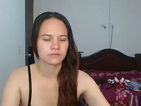 Snapshot of yarafuckass chatting on 10-21-25, 04:41 yarafuckass online show from 10-21-25, 04:41