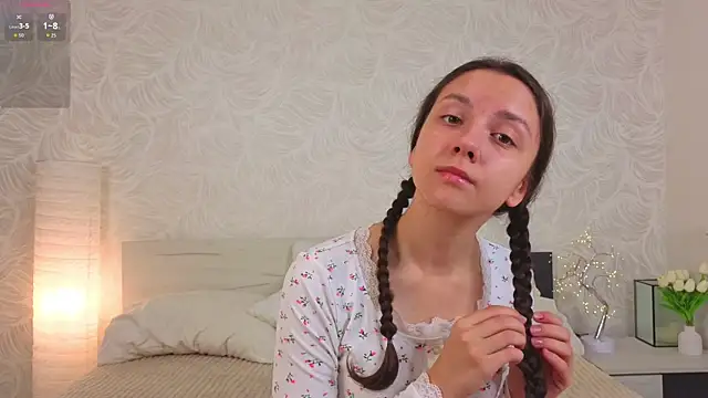 Snapshot of GiseleLamos chatting on 10-10-25, 03:05 GiseleLamos online show from 10-10-25, 03:05