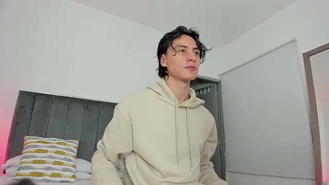 AlexanderHall online show from 09-30-25, 01:21