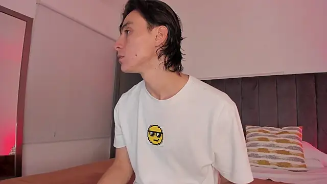 AlexanderHall online show from 10-04-25, 08:51