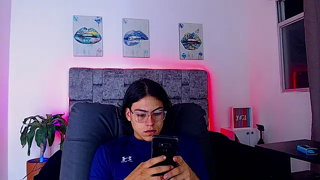 Snapshot of dirty_model chatting on 09-19-25, 04:03 dirty model online show from 09-19-25, 04:03