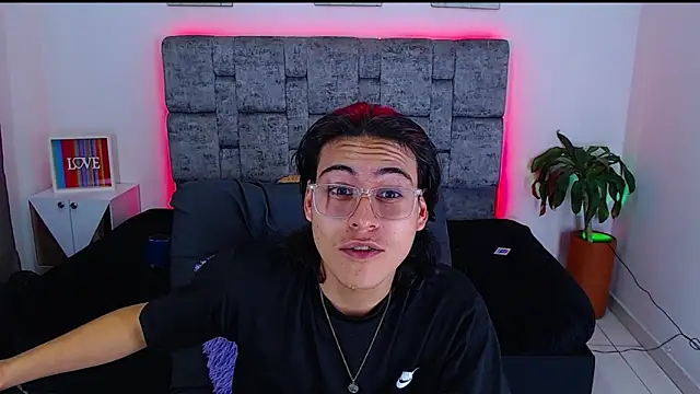 Snapshot of dirty_model chatting on 10-04-25, 12:52 dirty model online show from 10-04-25, 12:52