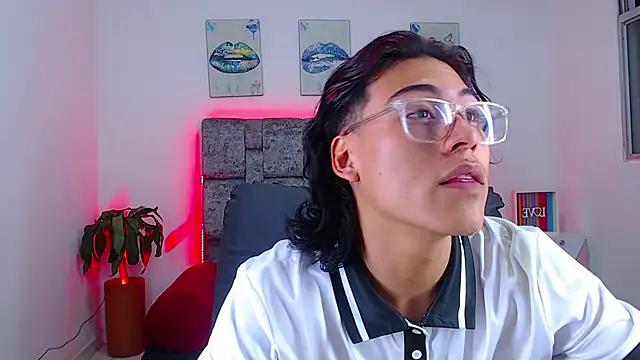 Snapshot of dirty_model chatting on 10-15-25, 11:16 dirty model online show from 10-15-25, 11:16