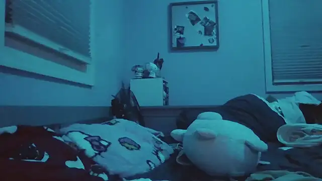 Snapshot of Liam_axel35 chatting on 09-15-25, 01:16 Liam axel35 online show from 09-15-25, 01:16