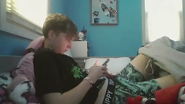 Snapshot of Liam_axel35 chatting on 10-22-25, 07:24 Liam axel35 online show from 10-22-25, 07:24