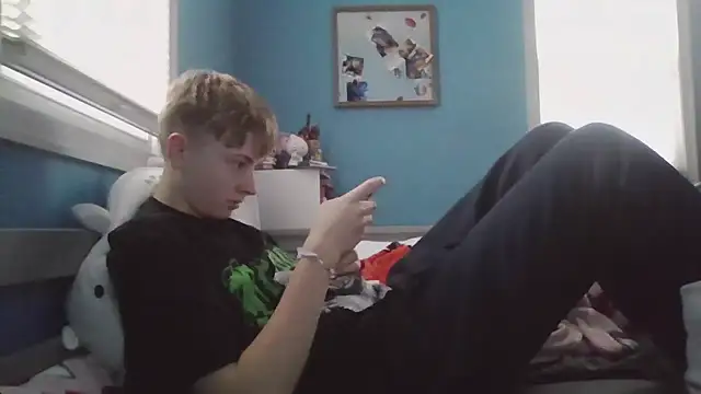 Snapshot of Liam_axel35 chatting on 11-19-25, 08:42 Liam axel35 online show from 11-19-25, 08:42