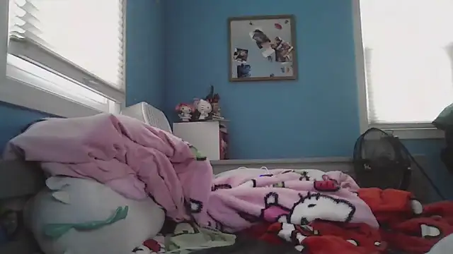 Snapshot of Liam_axel35 chatting on 11-28-25, 05:37 Liam axel35 online show from 11-28-25, 05:37