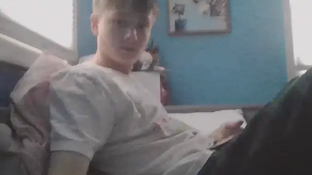 Snapshot of Liam_axel35 chatting on 12-04-25, 08:28 Liam axel35 online show from 12-04-25, 08:28